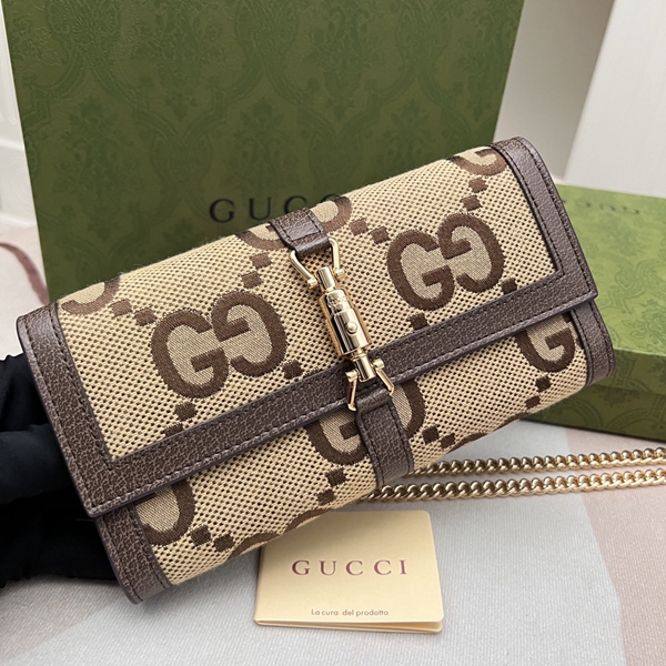 グッチ財布コピー内部構造